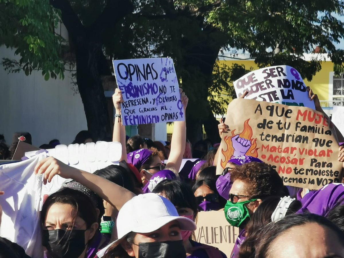 bricenorafa's tweet photo. #Chetumal #Mujeres   Para exigir un cese a la violencia y un alto a los feminicidios, más de mil 500 mujeres participan en la marcha. Dia internacional de la mujer https://t.co/X2wvTNHXfA