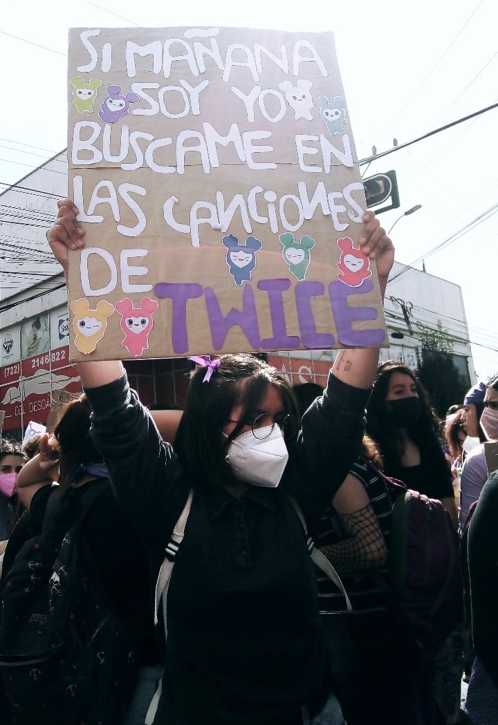 OnceBlueLove's tweet photo. Hoy marcho por todas las que ya no pudieron seguir escuchando a Twice
 
#NiUnaMenos #NiUnaMas #8Marzo2022 https://t.co/m8GIMQdwPn