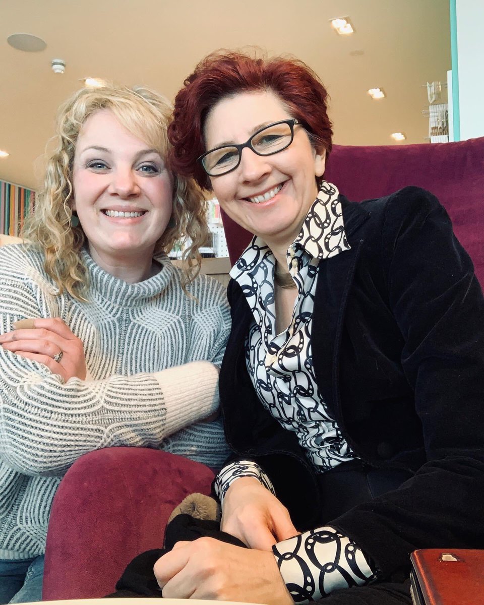 _SOHTIS's tweet photo. So fortunate to spend the morning of #IWD2022 with @LindaHoskinsArt ! So grateful for all your support of our work, for your passion to see justice, to show compassion and to use your amazing creative talents to put #trafficked people in the plain sight! #SOHTIS #StaySeenProject https://t.co/uA9JYhGuHE