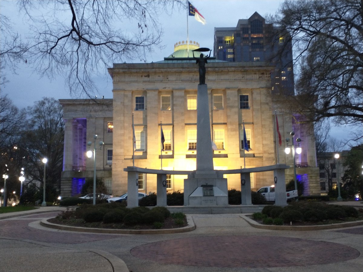 RaleighReporter's tweet photo. N.C. State Capitol looking good in Ukraine colors tonight https://t.co/Bskosu6hym
