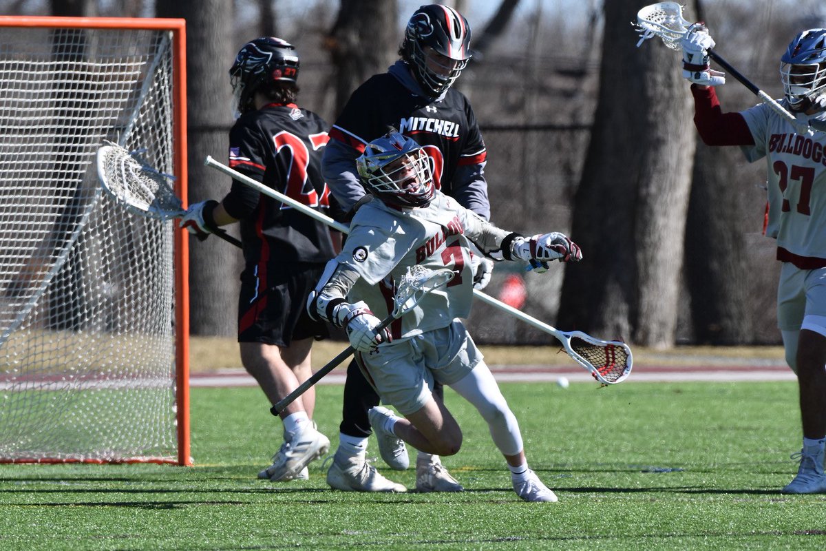DeanLacrosse's tweet photo. The Bulldogs now improve to 3-0 on the year with a convincing 18-7 victory over the Mitchell College Mariners. #GNAC #Lacrosse #GoBulldogs  
.
.
.
📸 : @Nate_Minese12 https://t.co/axEZwqu2WP