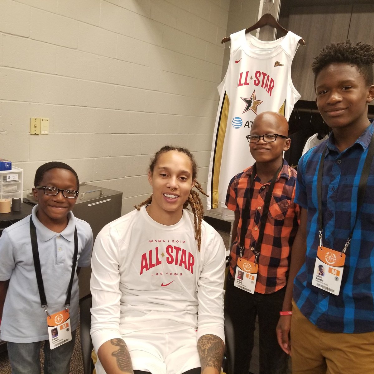 TripletsAdams's tweet image. Prayers for @brittneygriner hoping she get back safely to the states #BrittneyGriner #sportsmadness