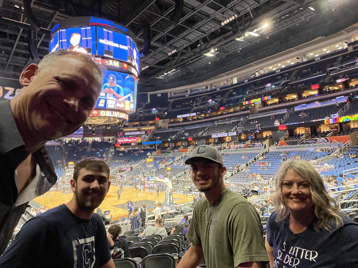 tweetbj's tweet photo. All the way from Nebraska!! #cuneBaseball #magictogether https://t.co/QURu3V3FPf