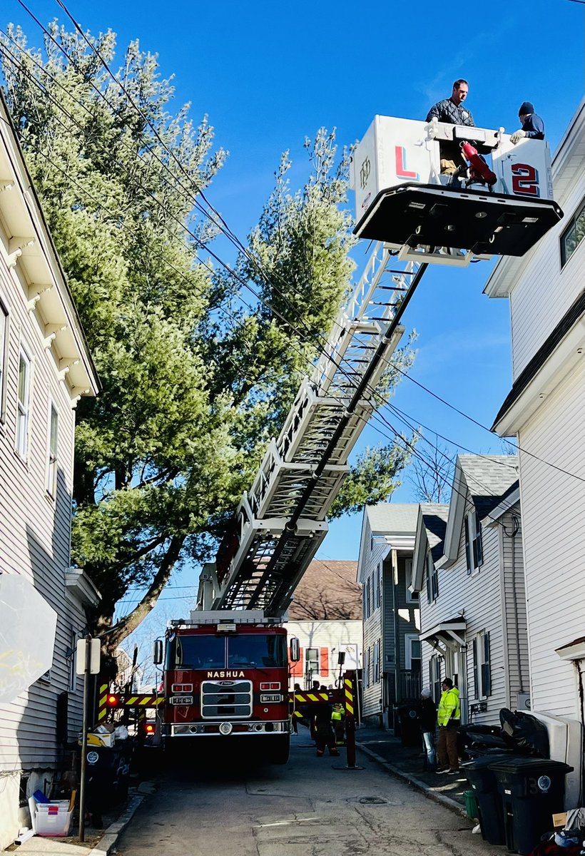 nashuafire's tweet photo. This week firefighters will be training throughout the city with L2 as we prepare to return it to service with the assistance of @PierceMfg aerial engineers. Soon L2 will be responding from Lake Street Station once again. #ladder2 @Local_789 https://t.co/yLCMGFpSkY