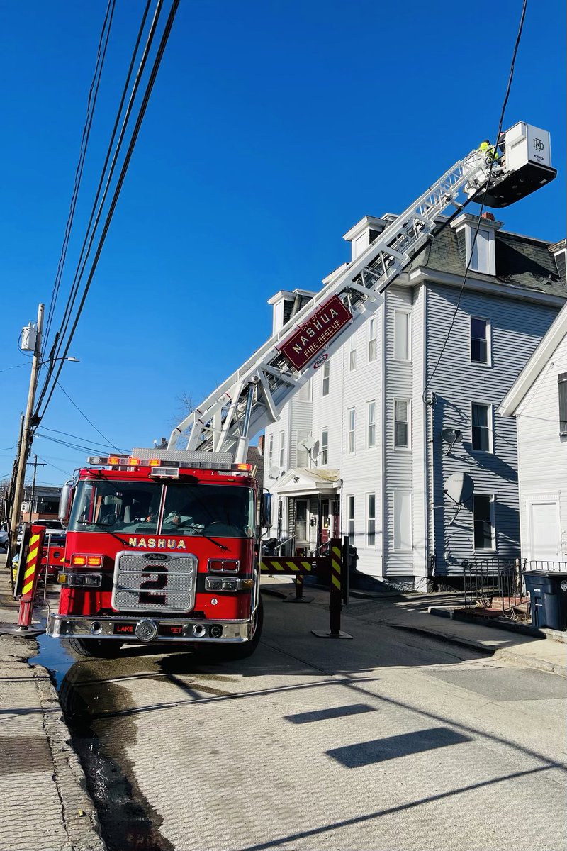 nashuafire's tweet photo. This week firefighters will be training throughout the city with L2 as we prepare to return it to service with the assistance of @PierceMfg aerial engineers. Soon L2 will be responding from Lake Street Station once again. #ladder2 @Local_789 https://t.co/yLCMGFpSkY