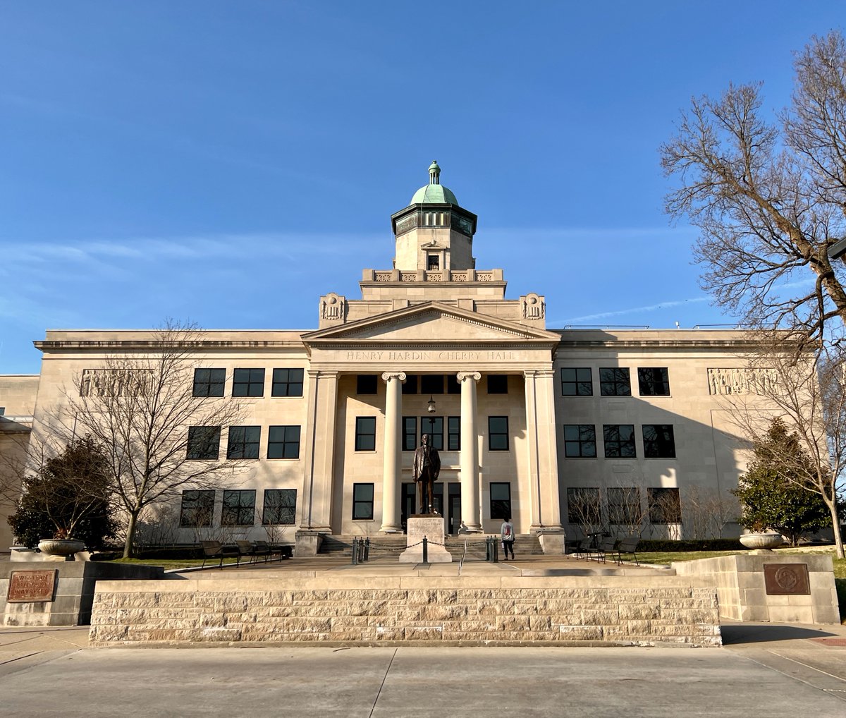 wku's tweet photo. WKU has been named a Gold Military Friendly® School by Victory Media for the first time, increasing its ranking by three levels.
Read more at WKU News: https://t.co/pozLSgljWy
#WKU #JourneyToTheTop #TheCEBSClimb #LeadFromTheTop @WKUCEBS @WKU_Military @WKUROTC https://t.co/ejDBdN4ADV