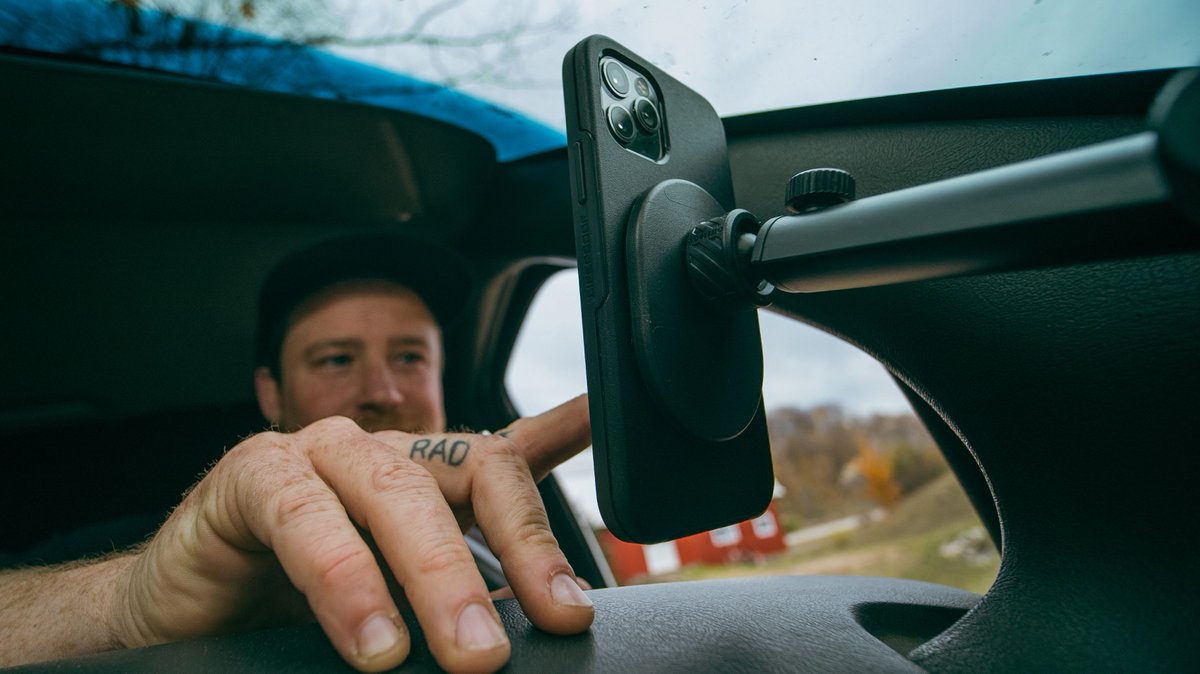 LifeProof's tweet photo. “I’ve discovered over the years is the importance of keeping it minimal. Fewer attachments mean more time to detach. And I’m pretty good with just the basics." - #LifeProofAmbassador John O'Callaghan. #ShowUsYourProof https://t.co/gyi3q1zucO