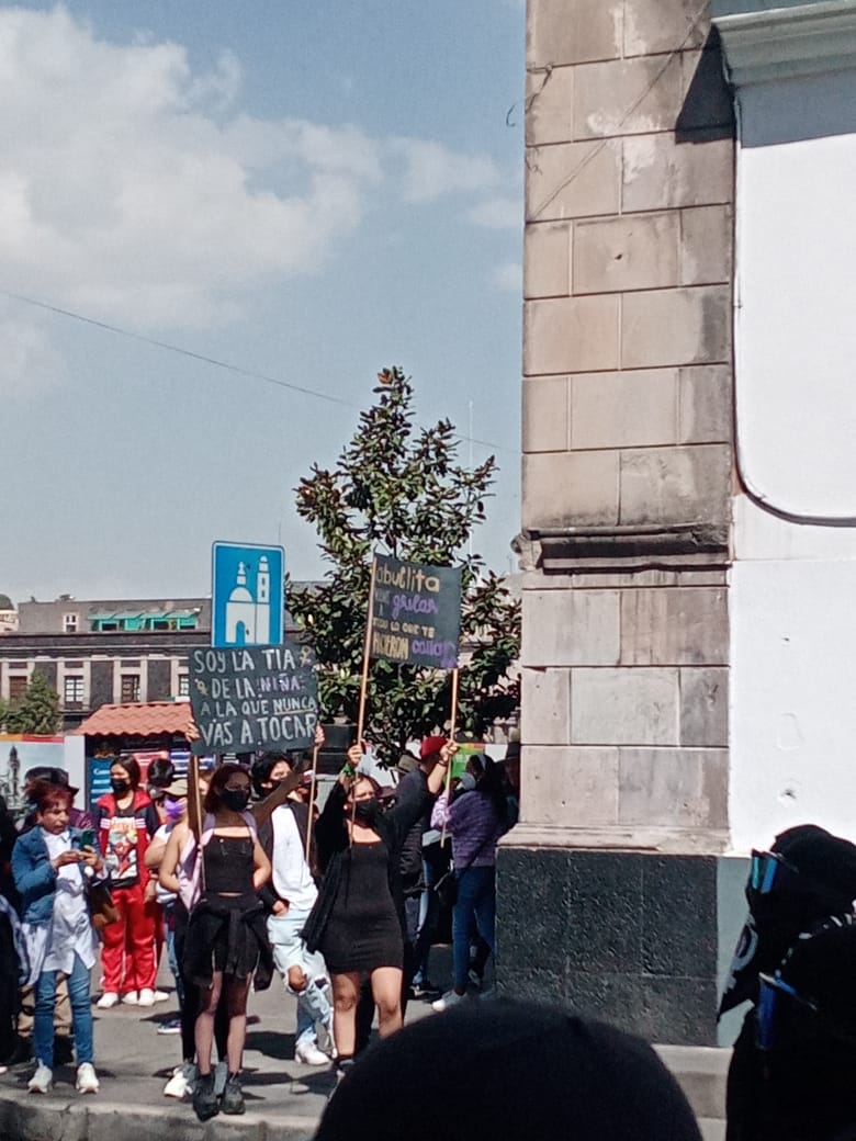 underchlmt's tweet photo. vengo de la #Marcha8M y una morrita traía un cartel que me partió el alma que decía: "abuelita vengo a gritar todo lo que te hicieron callar" https://t.co/oHhlrhCNIU