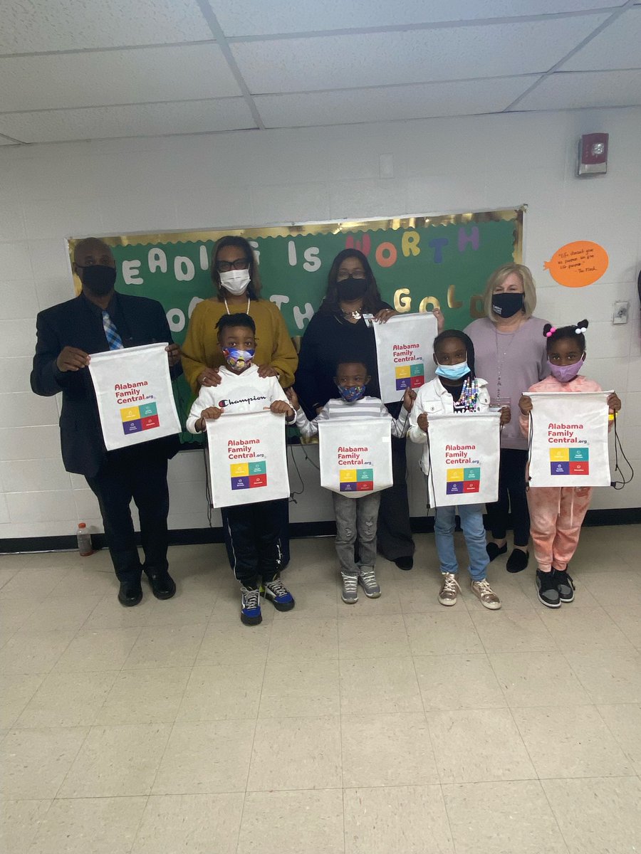 Getting ready to stuff the backpacks full of summer learning in Anniston City! @DrGloverARI @LibbyBalazikARI <a href="/VickieChappelle/">Vickie Chappelle</a> <a href="/Alabama_Reading/">ARI / The Alabama Reading Initiative, ALSDE</a>