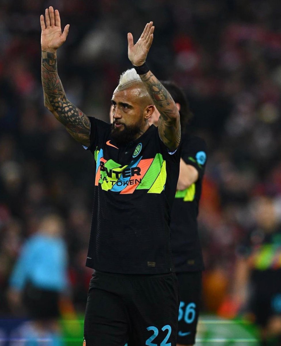 kingarturo23's tweet photo. Triste por no pasar,🥲 pero nos vamos con la frente en alto, le ganamos a un gran rival @liverpoolfc vinimos a su estadio 🏟 y nos paramos de igual a igual mostramos carácter y que somos un equipo fuerte, luchador y que va a pelear por todo!!! 💪🏽 Forza @Inter 🖤💙 https://t.co/JK3QYuRBNN