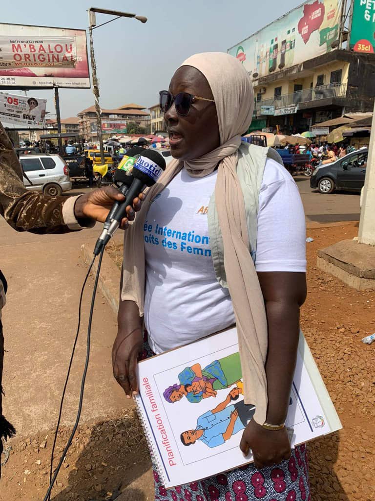 ConakryJci's tweet photo. A l’occasion du 8 Mars journée internationale des droits de la femmes nous nous somme  rendu à Matoto pour sensibiliser les femmes sur l’importance de la planification familiale. 
Merci aux partenaires #Afriyan #AGBEF   #Africa_Health_Care
#ZoneA 
#LeadingIsOurDuty https://t.co/00cePFFxj2