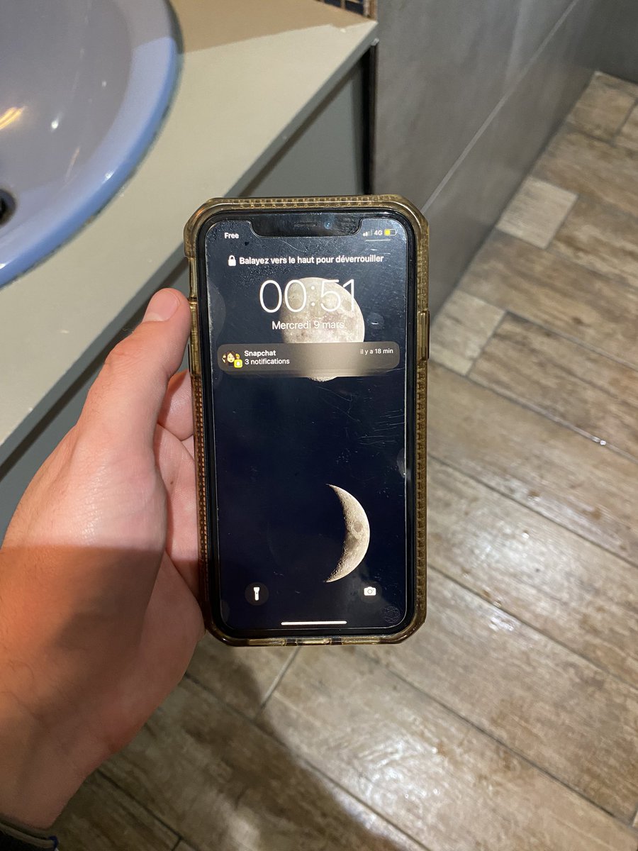 jbgraziani26's tweet photo. Téléphone trouvé devant le trésor bis 
Rt appréciés https://t.co/0Tx6lQkbwm