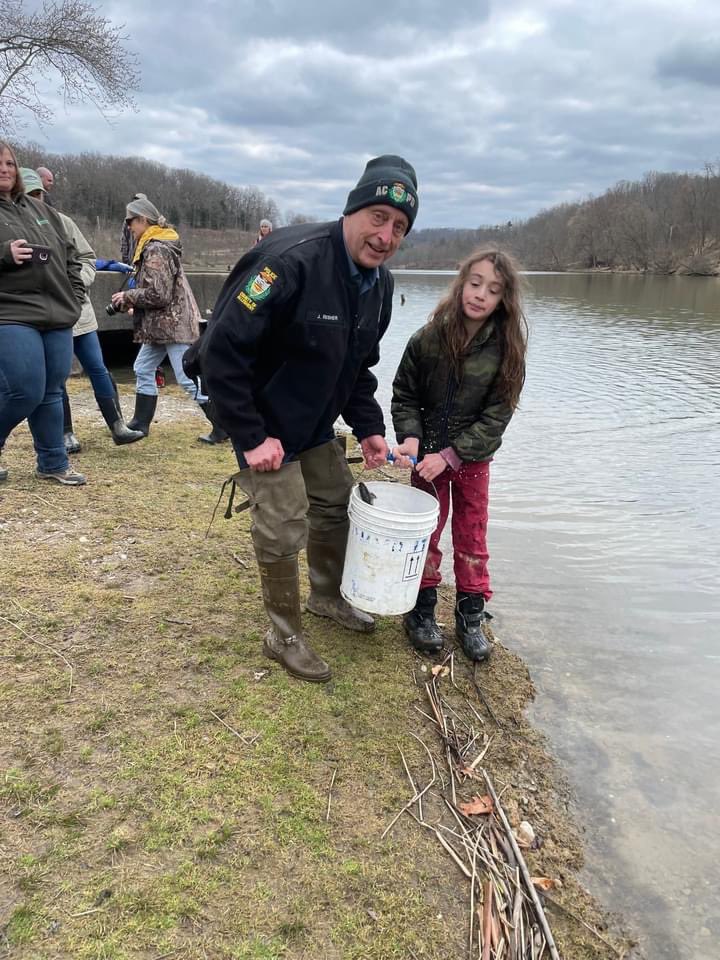 PGHTransitPD's tweet photo. Gone Fishin'. Today, Officer Luffy and several #ACCAPT members joined up with the Pa. Fish and Boat Comission and Pa. Fish and Boat Commission Bureau of Law Enforcement, and several local home-school children and helped the kids restock North Park lake with trout. https://t.co/qghnoOZKzL
