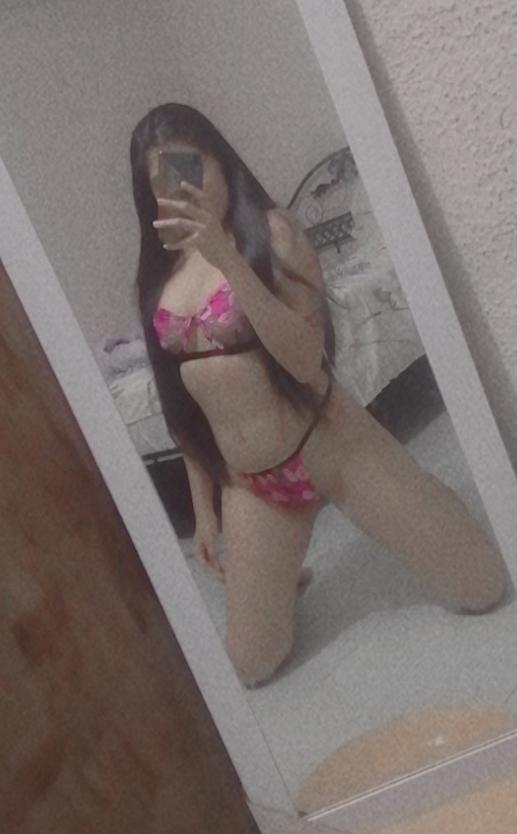 EmyRamirezOff's tweet photo. @isaramirezof Quien me de follow y retweet les llega una sorpresa al dm 🔥😏❤️ https://t.co/wT45kdGEe4