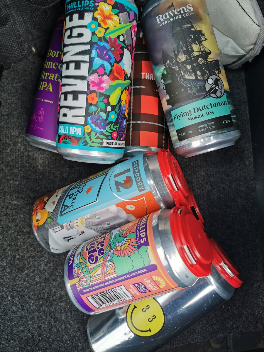 BoozeDonkey's tweet photo. A little #craftbeer love drop off for a fellow #essentialservice worker..
#thirstaid https://t.co/aYPtTXPMgR