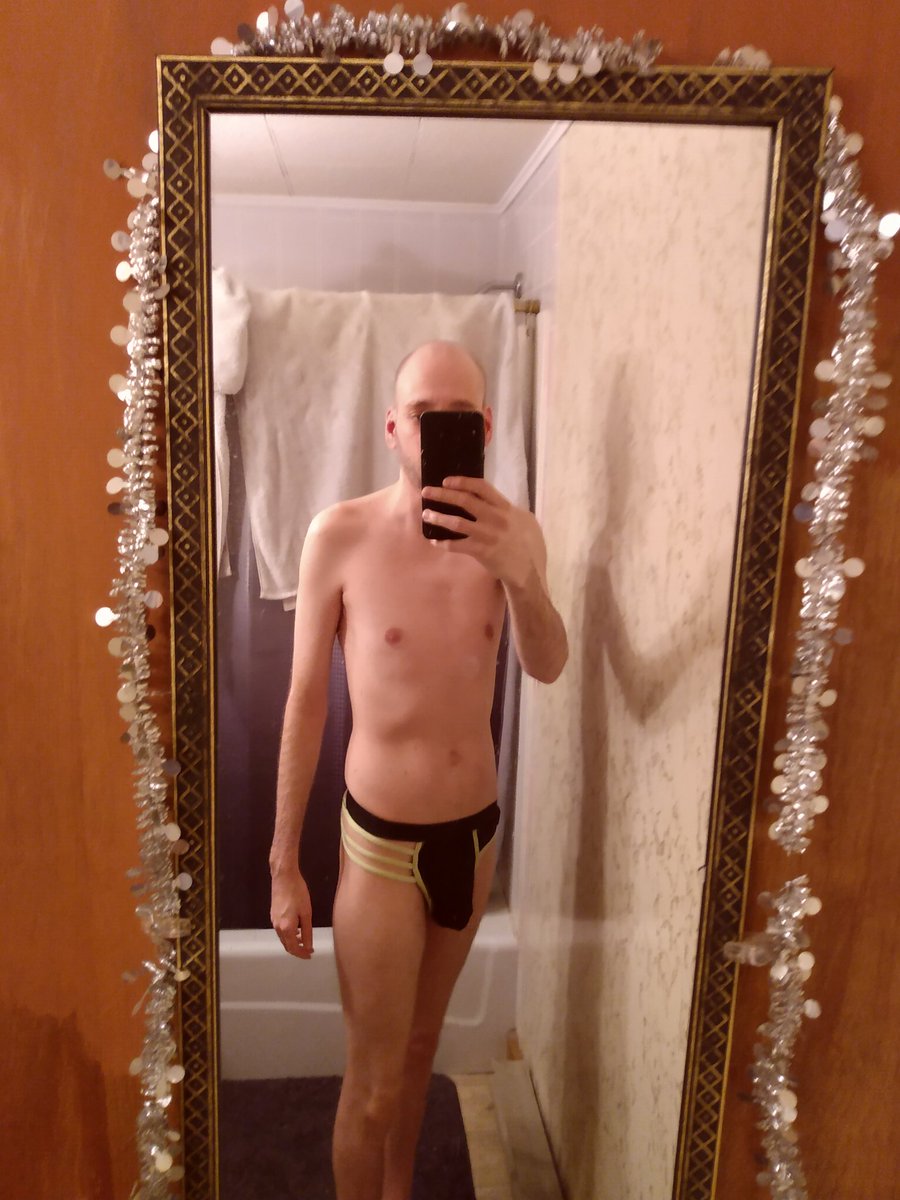 JoshRCarr88's tweet photo. Like The #view #longlegs #LongandThick 🍆 #tinywaist #lilass #BaldisSexy #gayman #LGBTQ @JoshRCarr88 #GString #2nightspajamas https://t.co/lIjYiq4Dcy