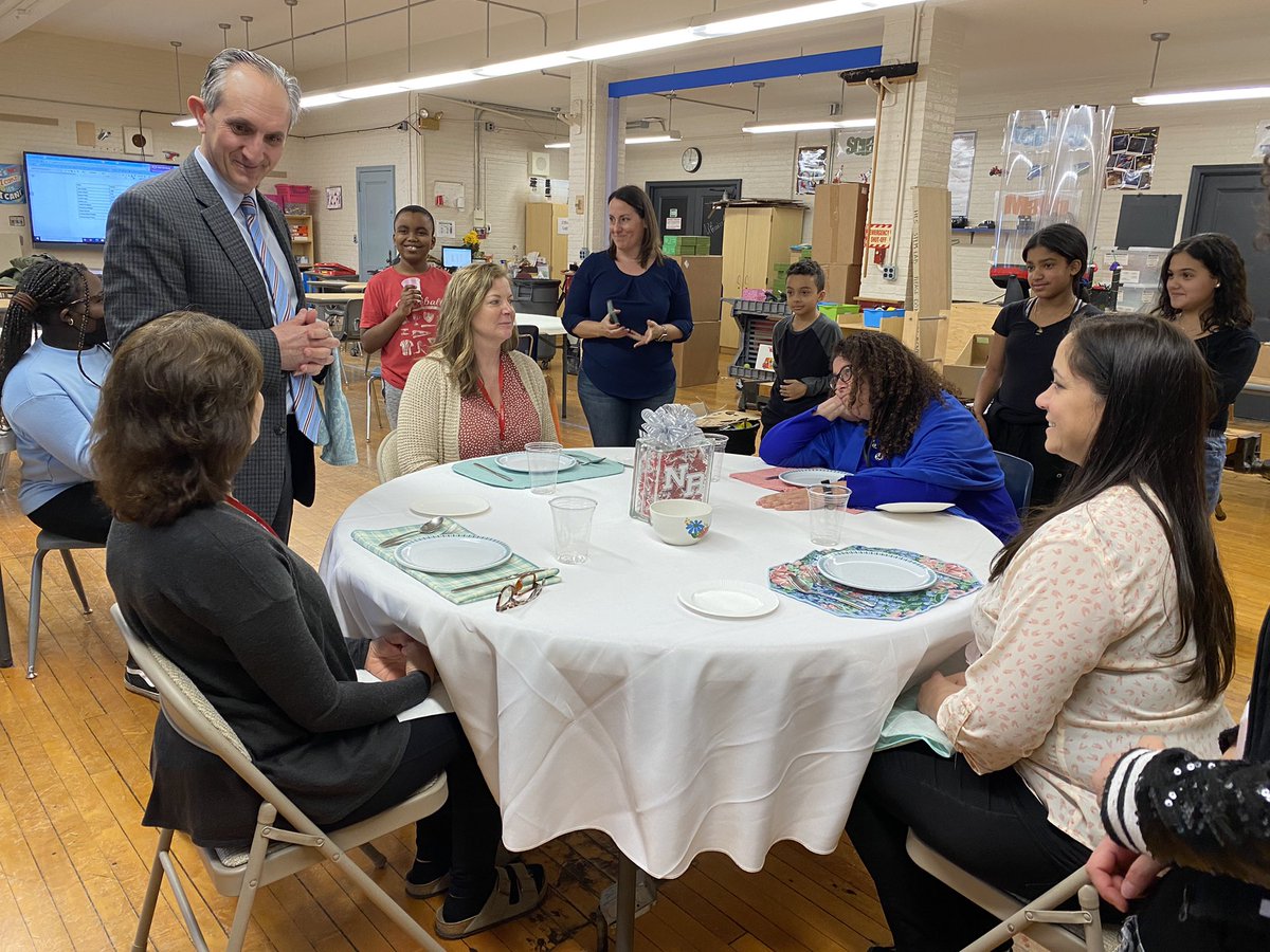 MrsBartuneksAr1's tweet photo. The top 10 contestants of the Amazing Shake competition at @haverstrawelem had a mini practice session on dining etiquette as they prepare for the final round of competition at a local Restaurant! #nrcsdchat #nrnt2122  #nrcsd @BenitoHerrero2 @NikkiJ1804 @mrs_metress @KFelicello https://t.co/l31dT7i6fR