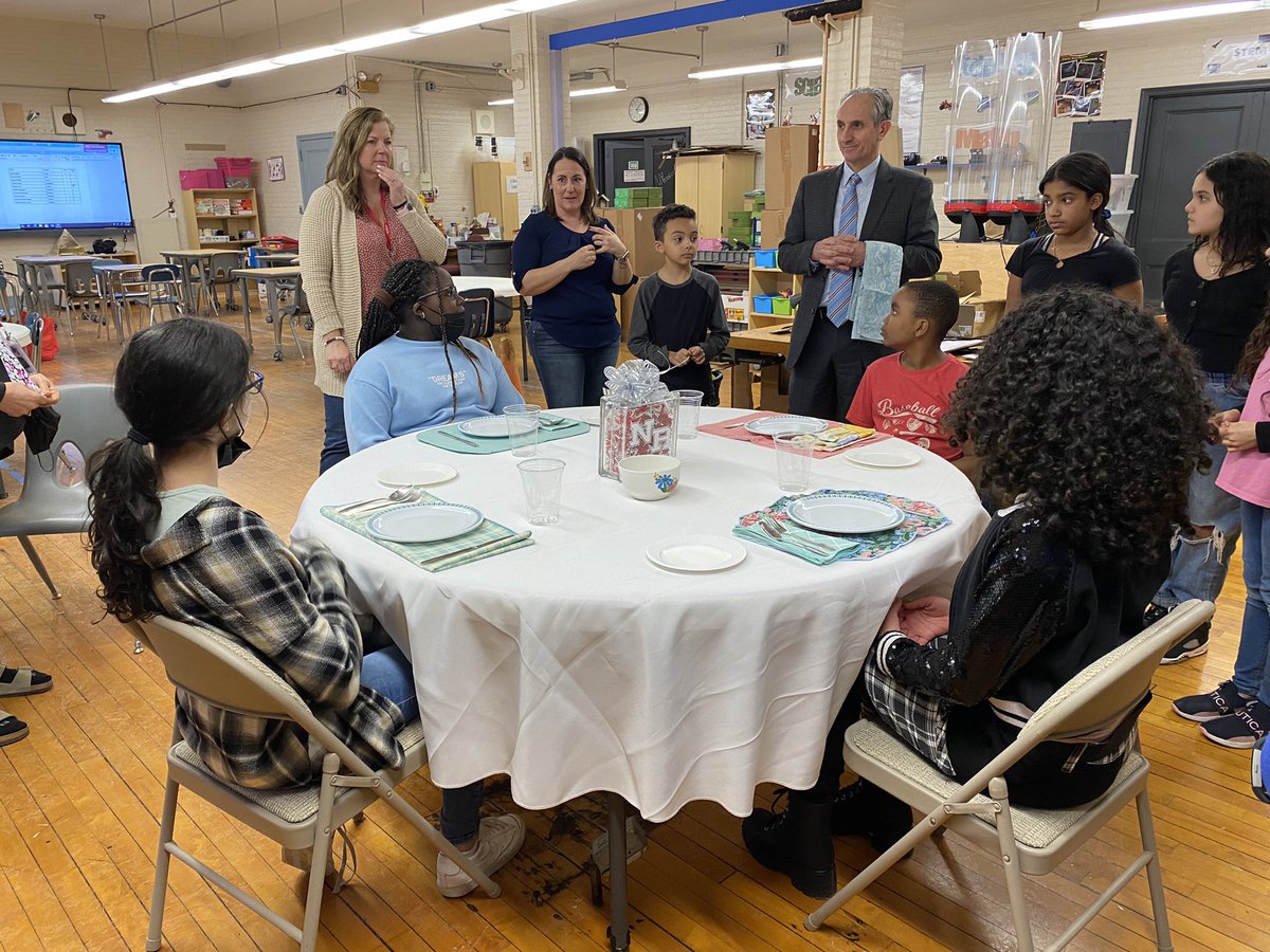 MrsBartuneksAr1's tweet photo. The top 10 contestants of the Amazing Shake competition at @haverstrawelem had a mini practice session on dining etiquette as they prepare for the final round of competition at a local Restaurant! #nrcsdchat #nrnt2122  #nrcsd @BenitoHerrero2 @NikkiJ1804 @mrs_metress @KFelicello https://t.co/l31dT7i6fR