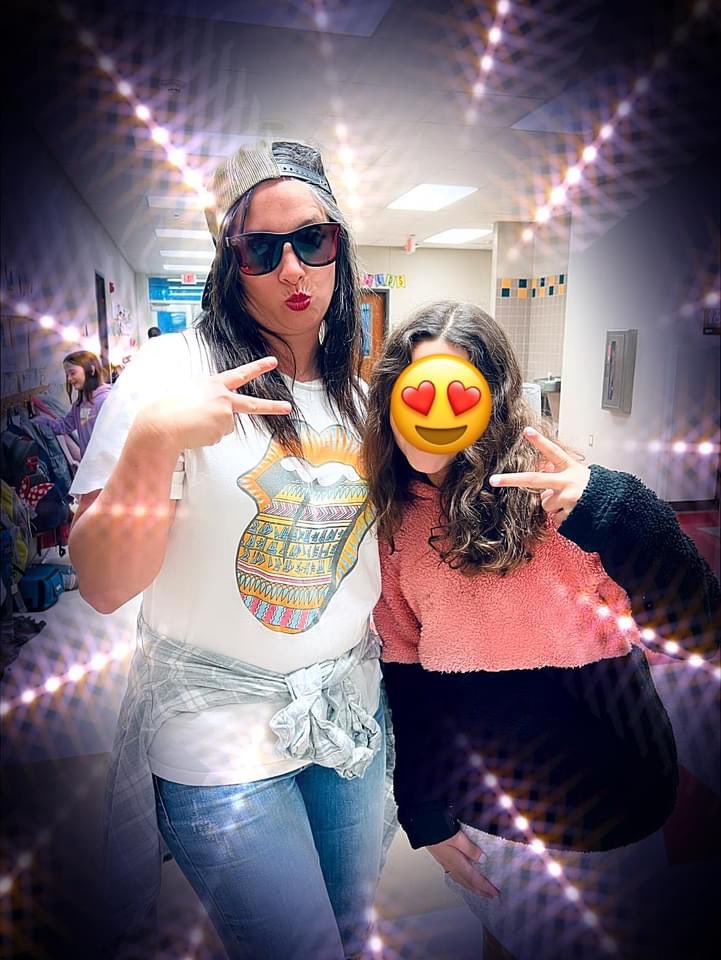 It was California Movie Star Day <a href="/ParkwayBulldogs/">Magnolia Parkway</a> !! My partner in crime @mathandsofourth and I are incognito to hide from the paparazzi, but our fans still found us. Signing milk cartons and papers all day.