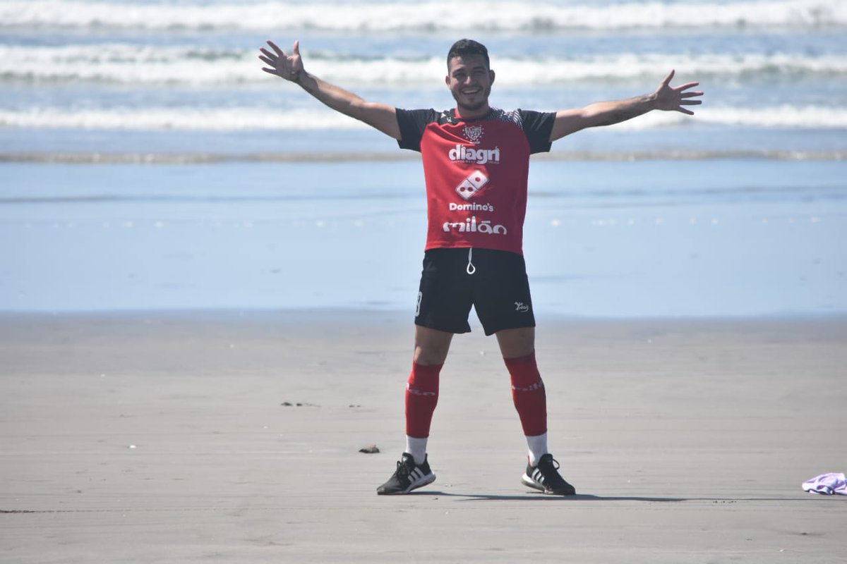 Seguimos ⚽💪🔴⚪🔵 muy buen trabajo en la playa y buen momento para disfrutar#8