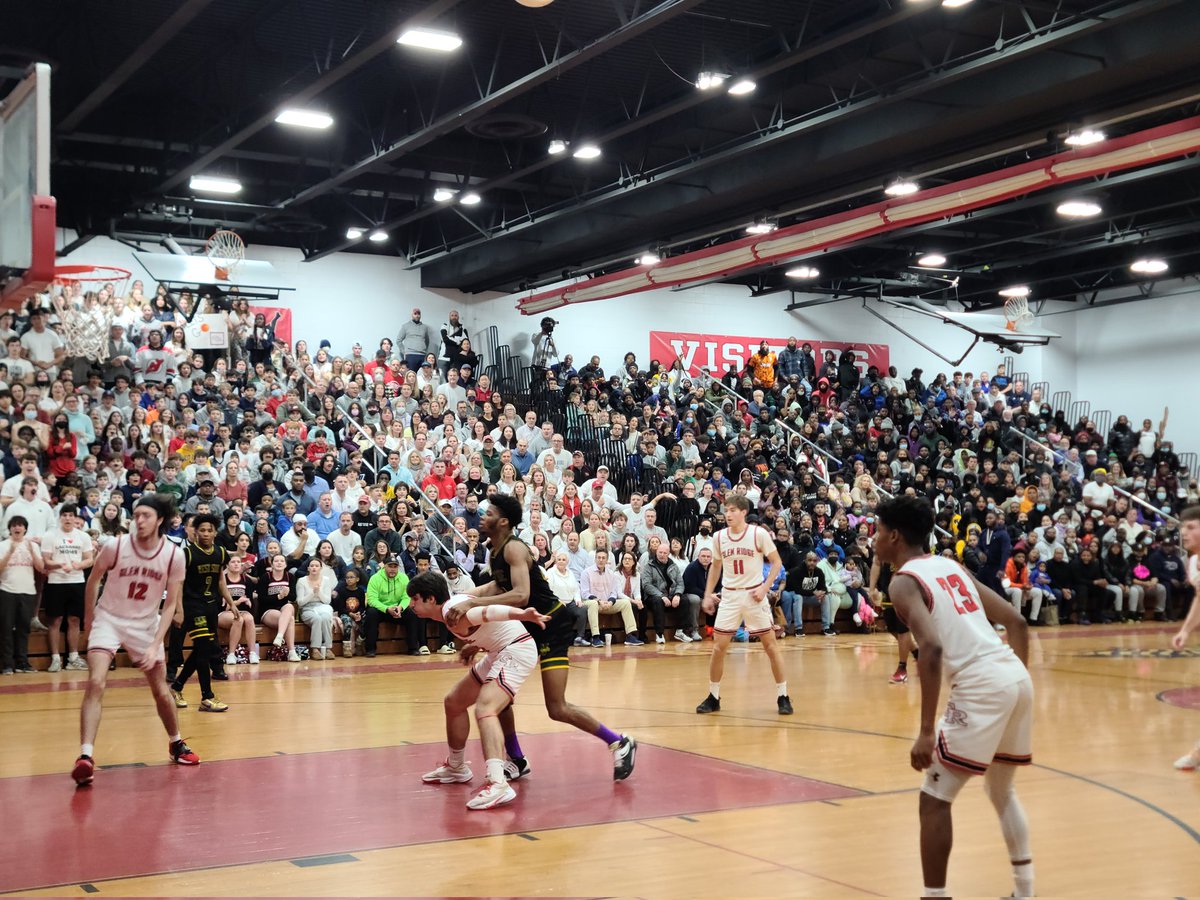 GR_Schools's tweet photo. Packed gym for tonight's sectional final. https://t.co/GbRigNx0qk