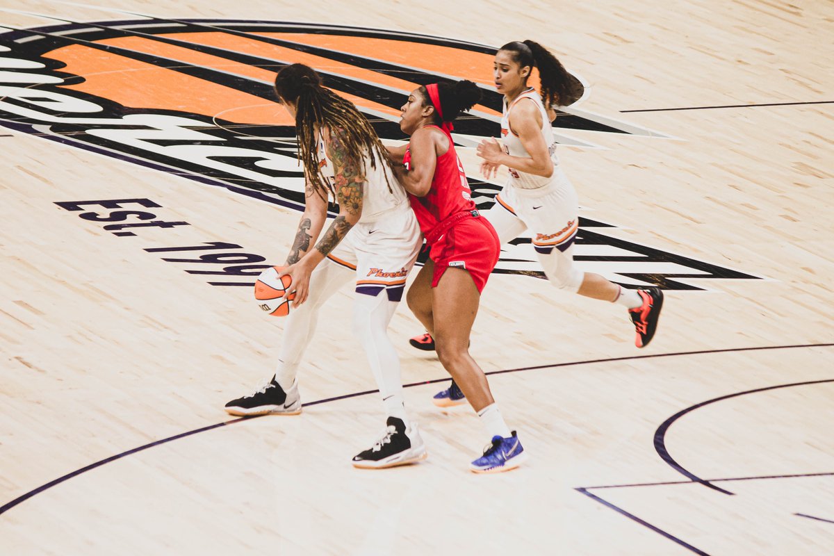 EzPeezy300's tweet photo. Sad Situation, She’s Definitely One Of My Favorite WNBA Players.
Free @brittneygriner 💫
#FreeBrittneyGriner #SupportWNBA
Photos Taken By Me 📸 https://t.co/nETMYCPChQ
