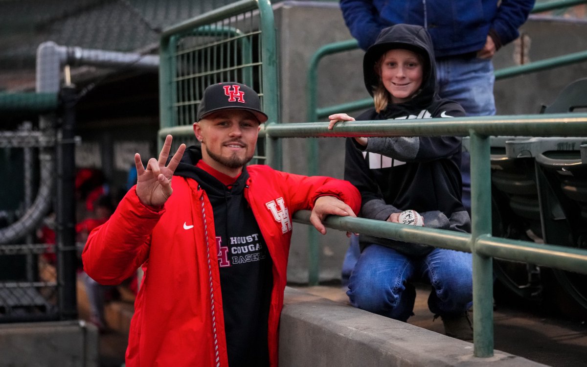 UHCougarBB's tweet photo. Grow the game. 🤝 https://t.co/bHthqu4u0f