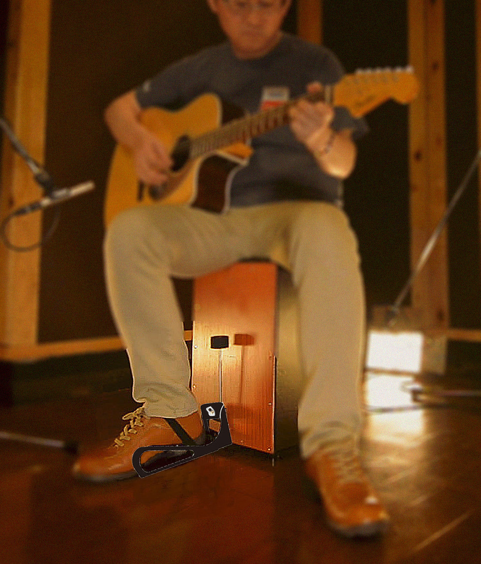 Harmotech_PR's tweet photo. 小型、軽量で安価にCAJONを足で演奏することができるツール、カホンキッカー🎶
アコースティックギター等の演奏の足しにいかかでしょうか☺
【Amazon】
https://t.co/rdfbEZH6vk

＃ハーモテック　＃カホン　＃弾き語り
＃HarmoTECH　＃CajonKicker
＃楽器　#音楽好きと繋がりたい https://t.co/YUQe22uqDJ