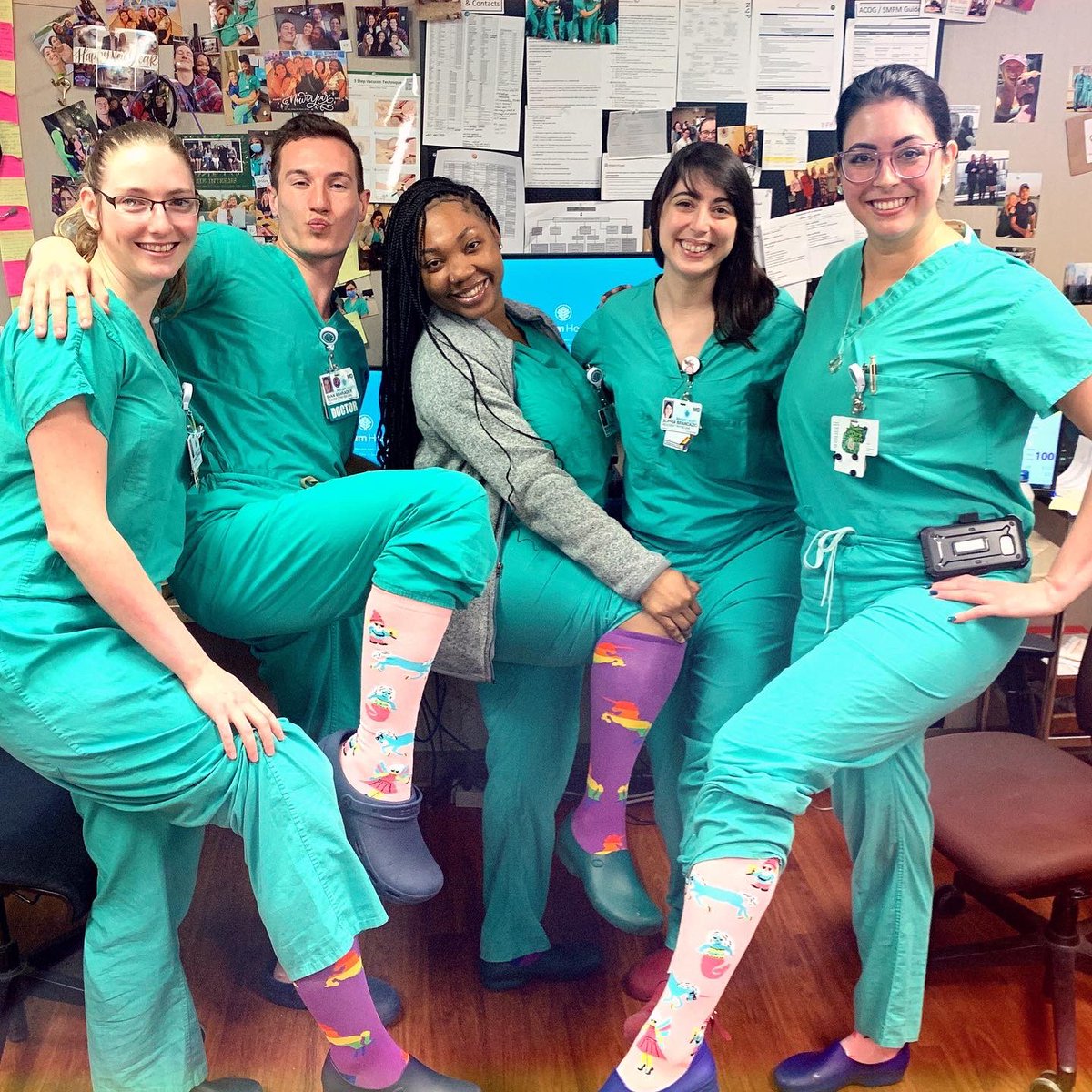 sbrancaz13's tweet photo. Love this labor and delivery crew! ❤️ @CMC_OBGYN https://t.co/0JqV0aV2i6