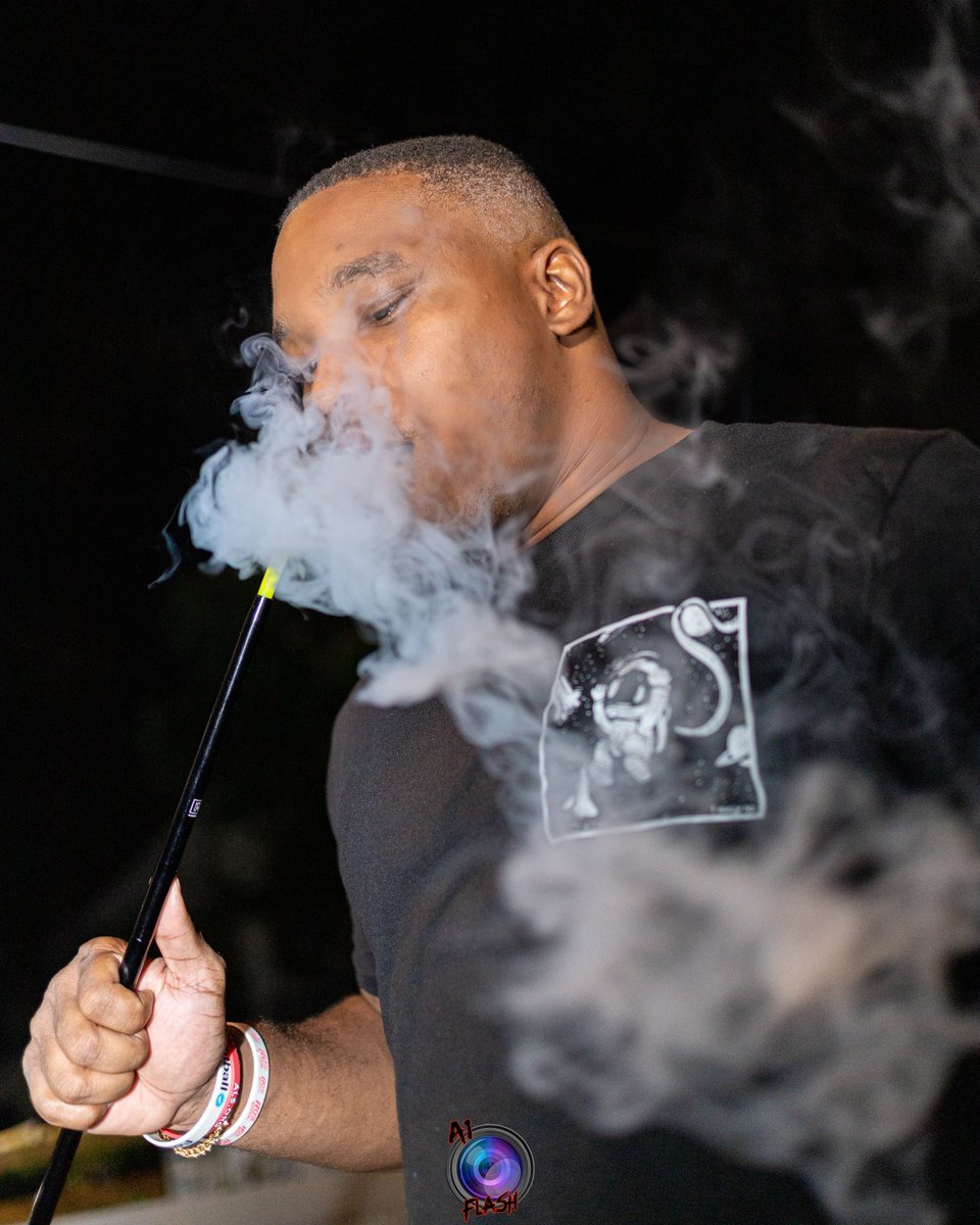 BigBankL_'s tweet photo. Updating my “Guy who records themselves smoking hookah” pictures 😉 https://t.co/PQHy0AzllC