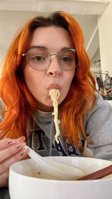 🍜 eating noods while I edit noods 🍜 https://t.co/FD92pAXYAh