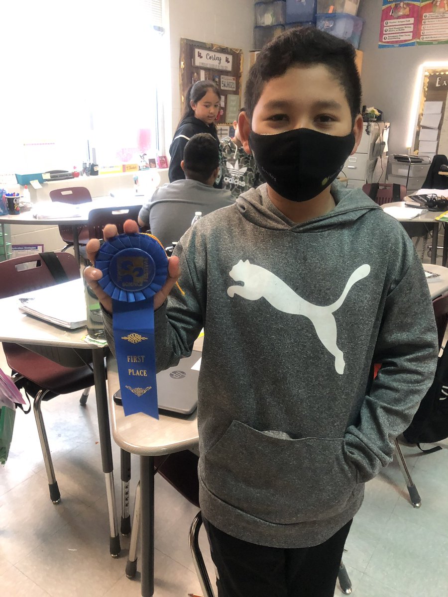 MrsCorleyAP's tweet photo. Future scientists in the making at @ABStrawn! These #corleycrew students are #lockedonexcellence…huge shout out to @GRangel5th for leading these students to success and #unlockingpotential! 🦁 🐾 #ABSProud #sciencerocks https://t.co/IbZlOussyG