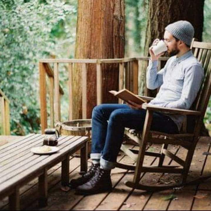 وتمحو عثرات 
كبوتي
بسلال الشوق
تملأني
يا وجعي الجميل
يا مفتاح القلب المبارك
عليك ناصية الهوى
هزّني
يا ساقية القلب
يا سحر الفؤاد
جرّني