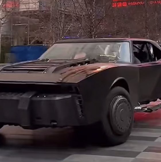 allthingsbil's tweet photo. billie’s car looks like the new bat-mobile and that’s why she is cooler than you https://t.co/j15rZzuFzV