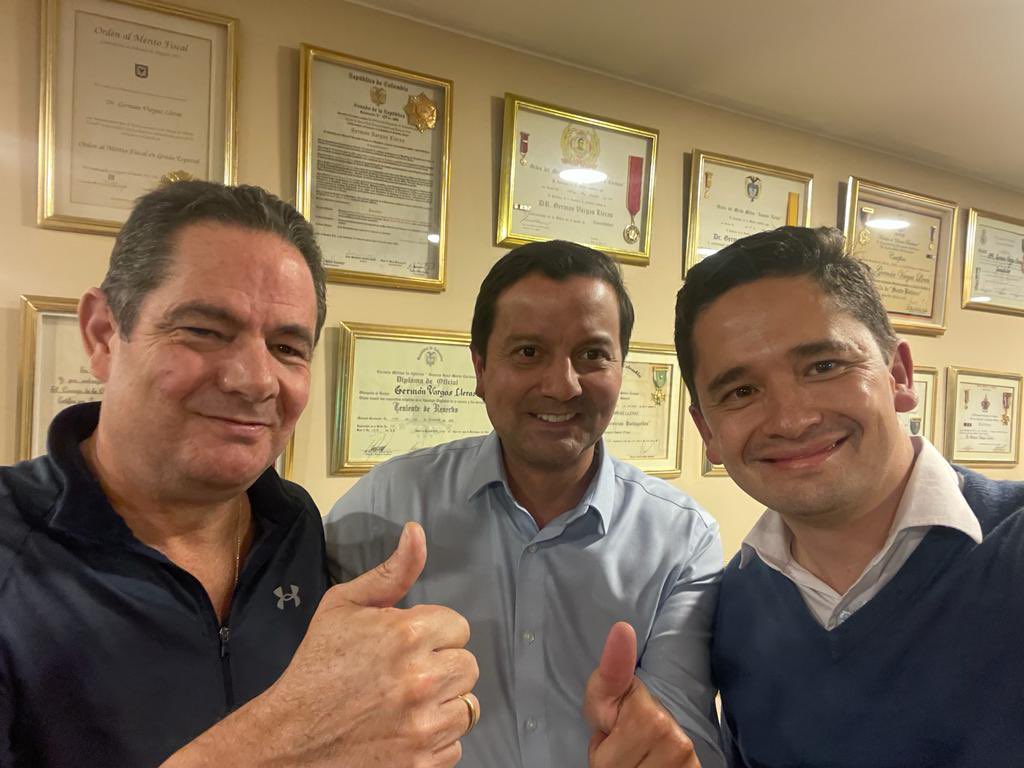 German_Vargas's tweet photo. Este domingo, mucha suerte @lunadavid y @lopezjosedaniel. https://t.co/6AseU5QHBH