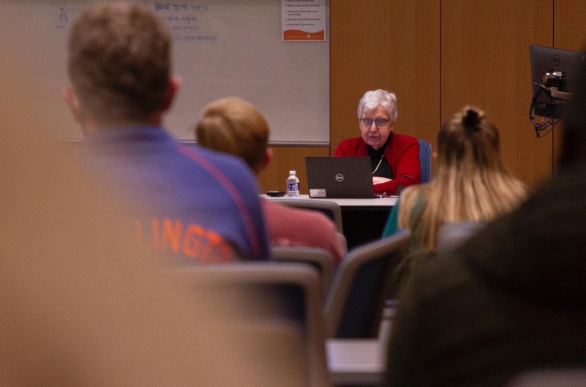 UTAScience's tweet photo. “Be an observer or participant, bring along your passion.” 

So great to hear challenging, yet encouraging words from someone who has done so much to advance human rights, Dr. Mary Gray, our Distinguished Women in Science Speaker today. 

#MaverickScience x #WomensDay https://t.co/NNsxwS2foE