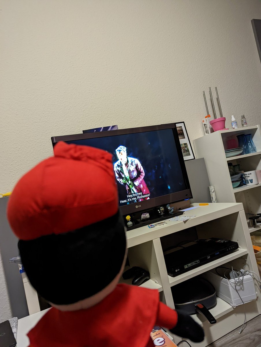 Plushia watched Tanz Der Vampire with me and <a href="/Potatoodles/">Julia 🚂</a> today <333