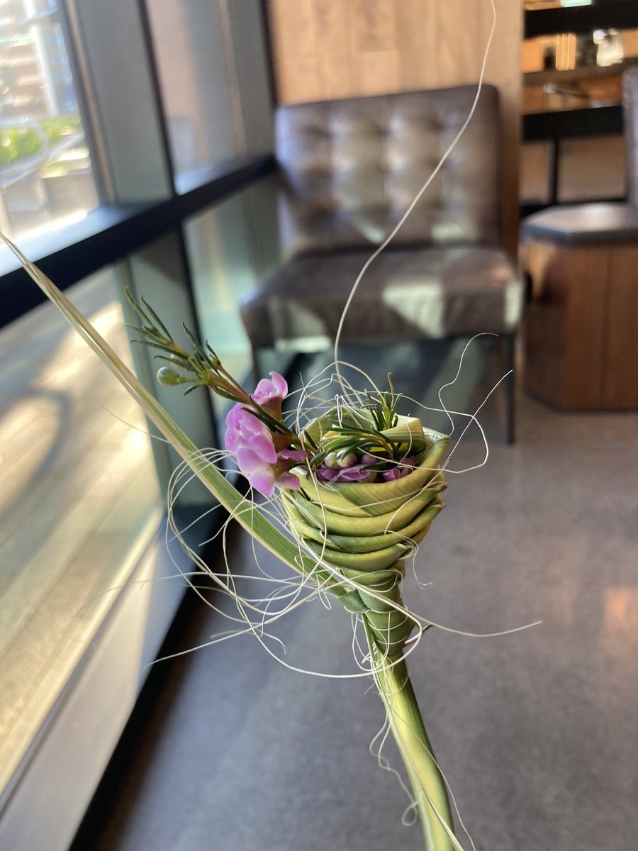 DarenMHarrison's tweet photo. @GrantCardone @kanyewest #godroses Here is a Jesus rosette from Las Vegas. https://t.co/im1DaNcSjV
