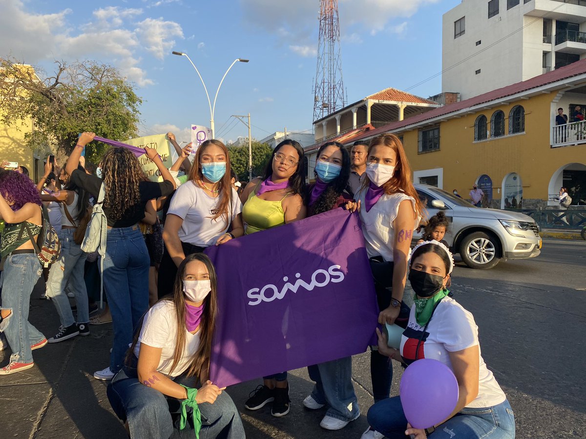 MariaMonery's tweet photo. En estos tiempos de lucha, mir hacia atrás y valoro el camino que hemos recorrido para reivindicar nuestras causas. Orgullosa de ser mujer,de hondear las banderas diversas de la comunidad LGBTIQ+ y de sentir que puedo resistir por mi género ¡Somos las voces que nunca se callarán! https://t.co/53705ZQiDv