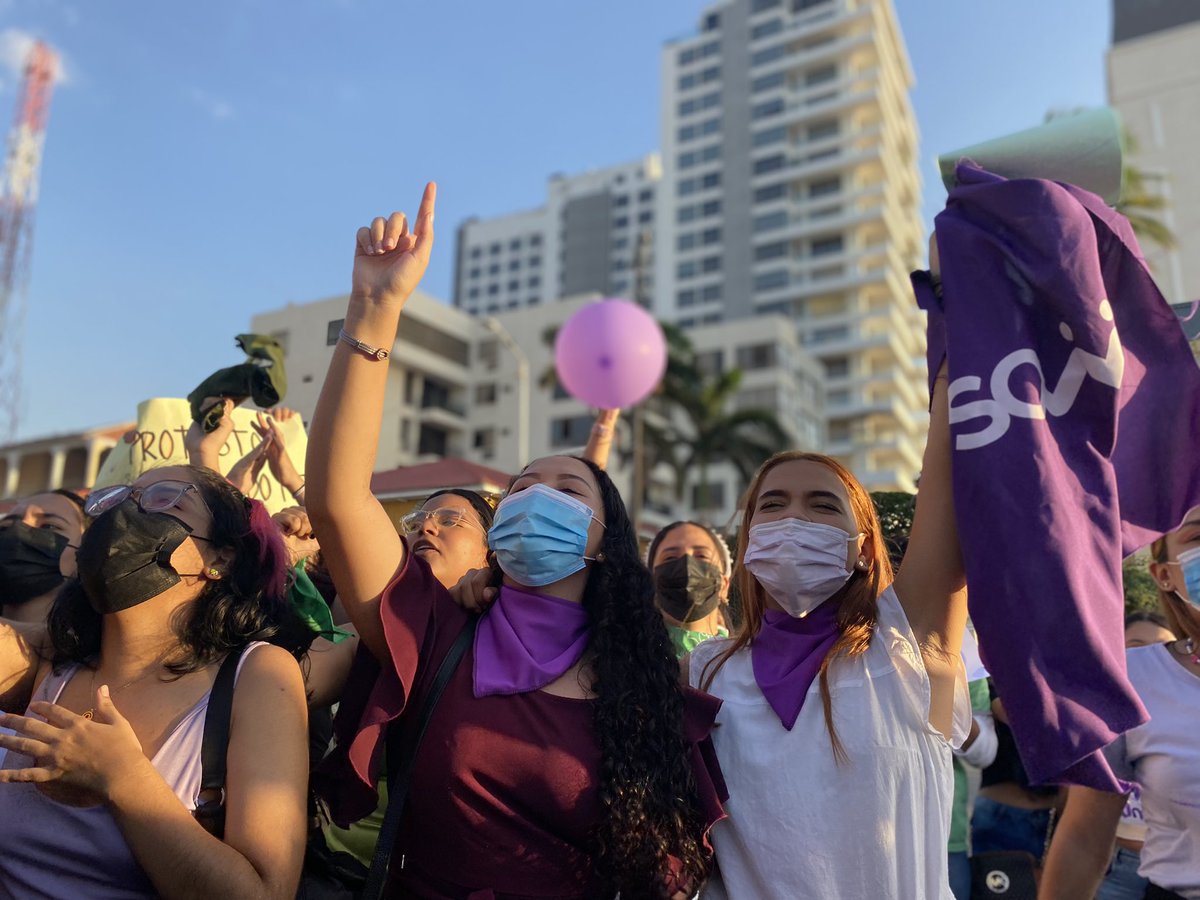 MariaMonery's tweet photo. En estos tiempos de lucha, mir hacia atrás y valoro el camino que hemos recorrido para reivindicar nuestras causas. Orgullosa de ser mujer,de hondear las banderas diversas de la comunidad LGBTIQ+ y de sentir que puedo resistir por mi género ¡Somos las voces que nunca se callarán! https://t.co/53705ZQiDv