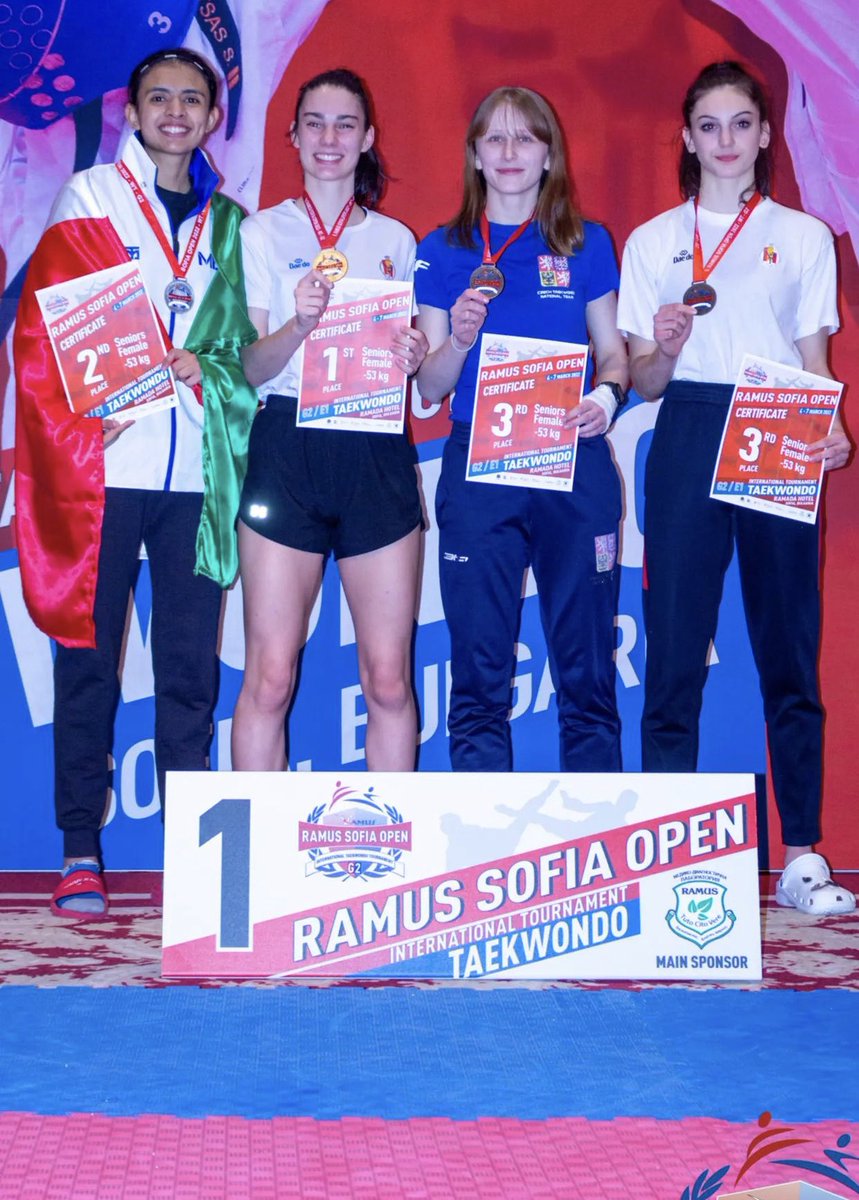 fabiolavm04's tweet photo. Nos llevamos la Plata en el Open de Bulgaria 🇧🇬 🥈🥈🇲🇽 

#vivamexico https://t.co/vtWPxb1A3h