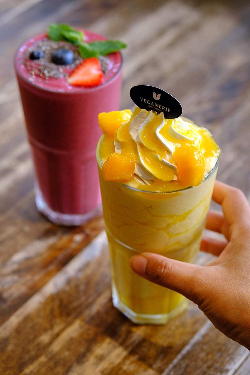 AmazingcoupleTH's tweet photo. เป็นร้านอาหารวีแกนที่อร่อยมาก แถมมีโปรอย่างทานครบ 300 บาท รับขนมอร่อยๆ มูลค่า 145 บาทฟรีอีก

แนะนำเลยครับ เด็ด อร่อย คุ้ม!

ร้าน : Veganerie Street
พิกัด : สี่แยกบ้านแขก หัวมุมถนนประชาธิปก
เปิด : 09.30 น. - 22.00 น.

อ่านรีวิวเต็ม : https://t.co/lg3soFxrtY
@kinjubkinjib @aroii https://t.co/IbgiKiuxiO