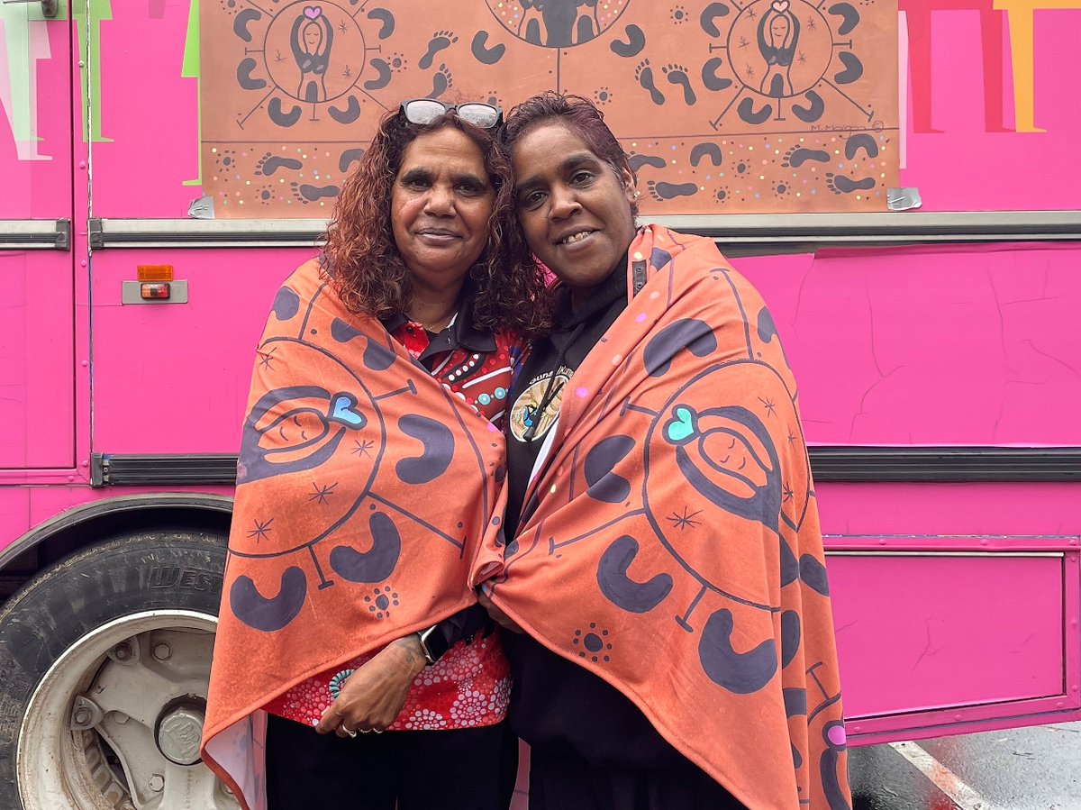 VACCHO_org's tweet photo. Aunty Carmel (left) and GurnaiKurnai artist Amanda Morgan (right) wrap themselves with a beautiful shawl designed by Amanda. Read up on the Beautiful Shawl Project here - https://t.co/vKbeoFdpu1

#breastcheck #beautifulshawlproject #BreastScreen #womensbusiness #culture https://t.co/FNujmOmmwl