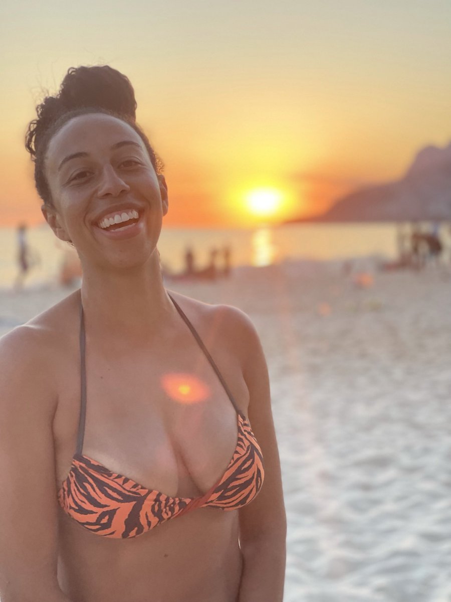 maudiepooh's tweet photo. Iโm a woman and the sun shines on my whole life! #InternationalWomensDay #joy #maudify https://t.co/j0YdsEzGoO