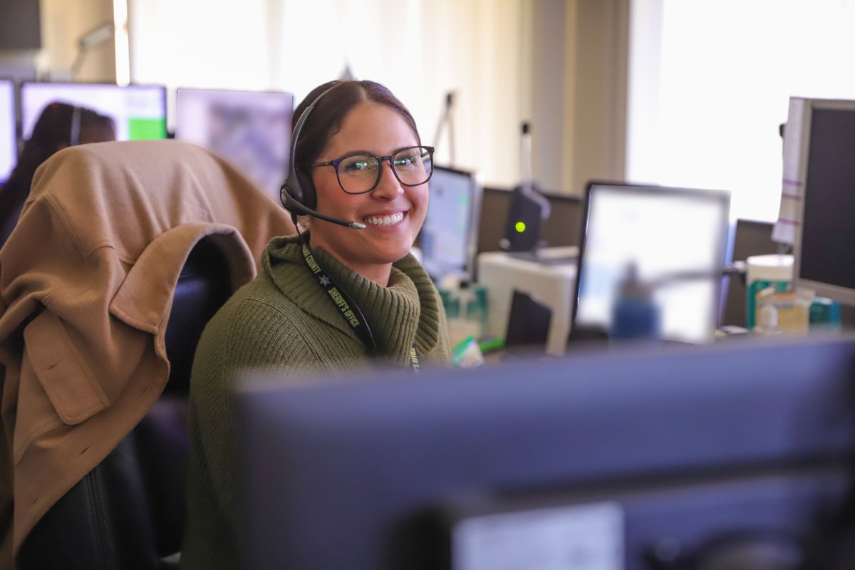 VCSODispatch's tweet photo. Today, in celebration and support of women around the world, our staff at the Sheriff’s Communications Center dressed in purple, green and white – the official colors for #InternationalWomensDay. 

#VCSheriff #dispatch #VenturaCounty https://t.co/bl1V6C4bXy