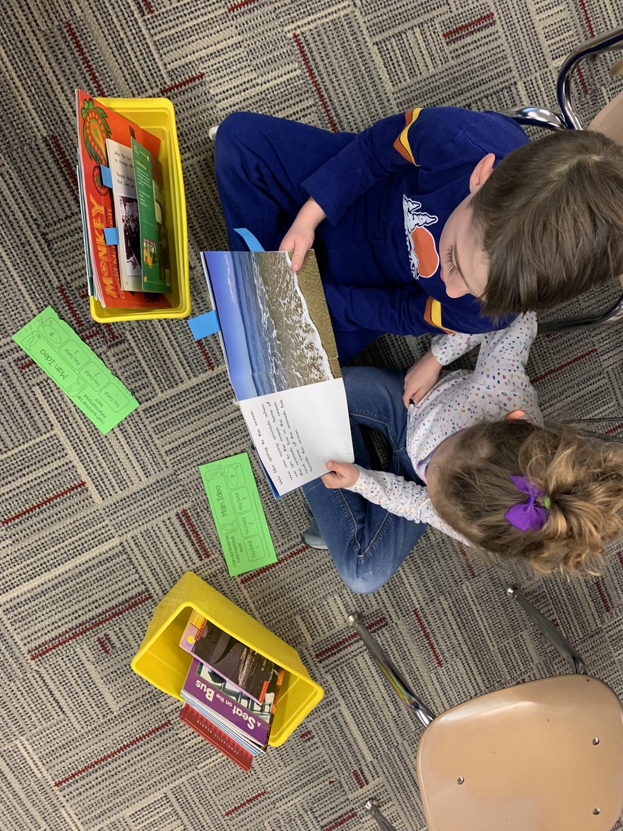 KateWaltherOTES's tweet photo. Super proud of these first graders! They’re working on looking for key details as they read and putting them together to unlock the main idea! It was a great day in reading workshop! #OTESacorns https://t.co/T81hyU06oO