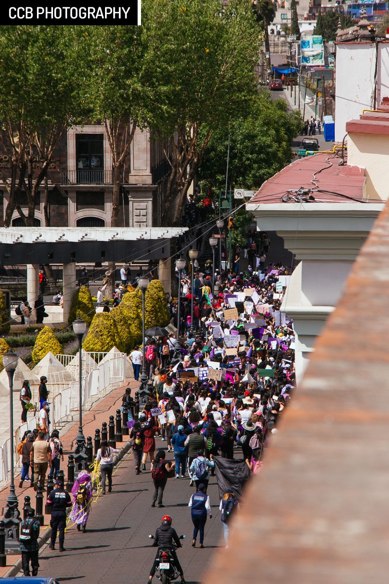cabetron's tweet photo. Intensa jornada vivimos hoy en el centro de Toluca con las marchas con motivo del día internacional de la mujer.
#8Marzo2022 #8M2022 #8M #DiaInternacionalDeLaMujer #FOTOS https://t.co/qhKCxbZdFs