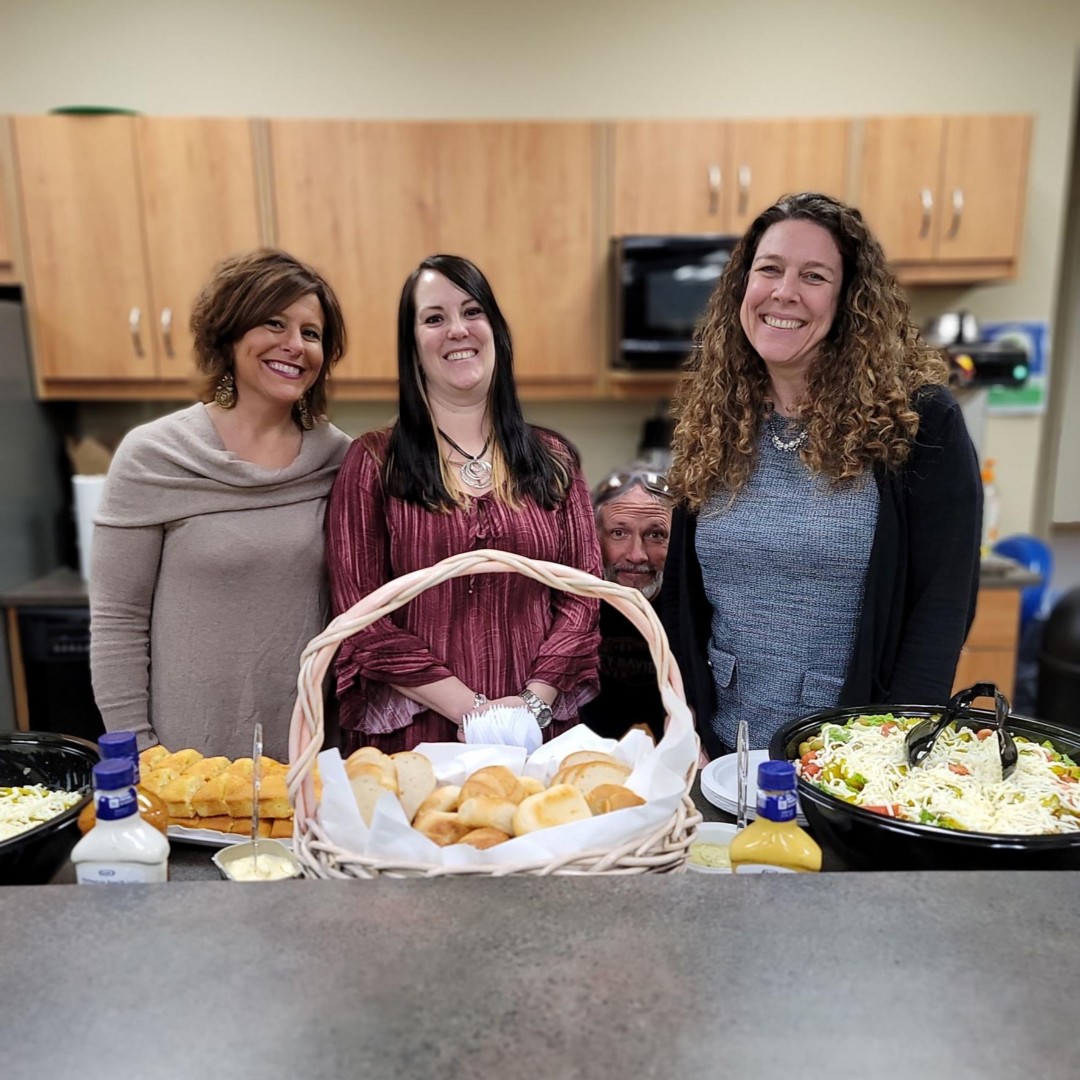 REMAXofReading's tweet photo. We had an amazing Agent and Staff Appreciation lunch today! Complete with Dawn Fry's famous soups, salad, bread & cookies.
We thank all of our team for the hard work & dedication they put in every day!
#REMAXofReading #HomemadeSoup #agentappreciation #staffappreciationโ #REMAX https://t.co/JMOZdxaeO4