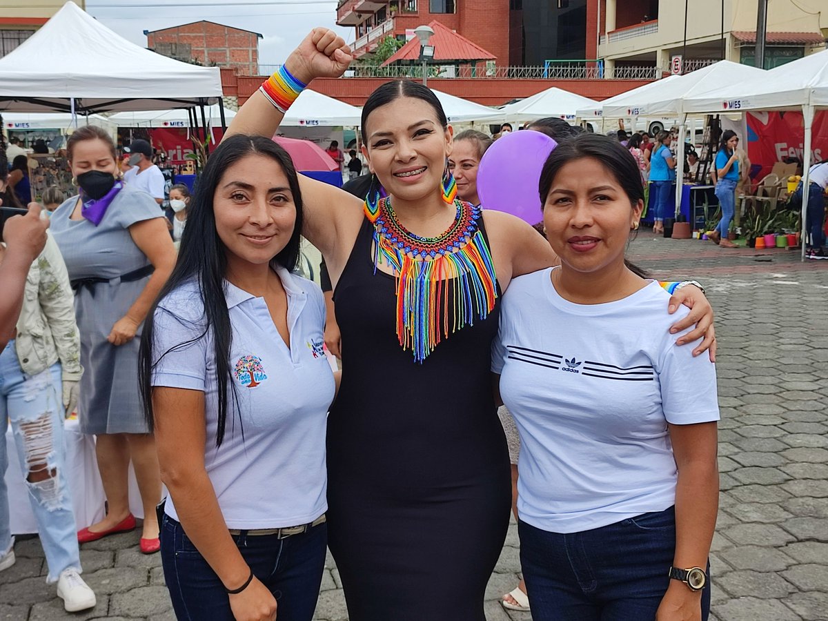 RakelTovar's tweet photo. EL 8 DE MARZO CONMEMORAMOS EL DÍA INTERNACIONAL DE LA MUJER.
Cuando las mujeres entendamos que debemos ser unidas y practicar la sororidad entre nosotras mismas, nuestra historia cambiará.
#RaquelTovarPichama
#Concejala #CantónMorona
#NuaKakaram 🌺🍃 https://t.co/TAsRqYgklR