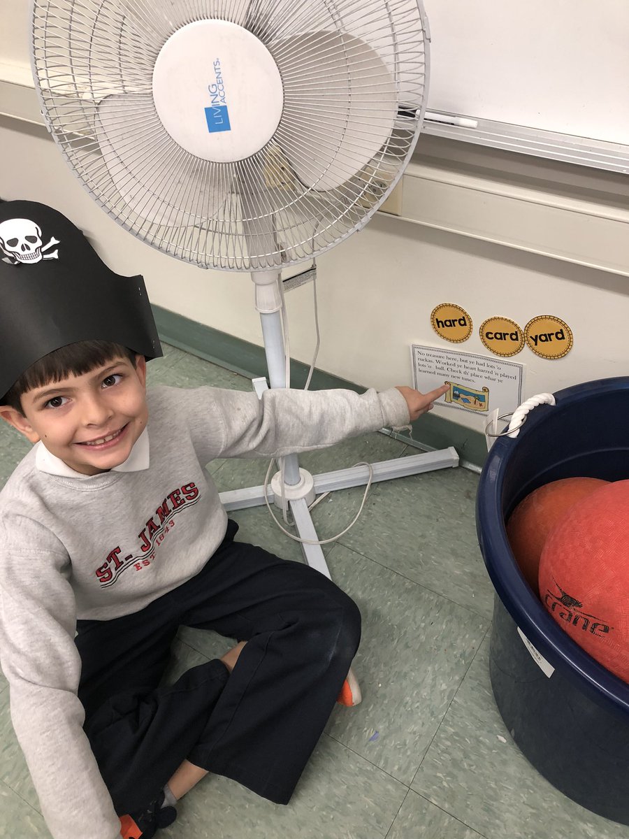 MrsReidSTJ's tweet photo. Pirates say “AR!” Being pirates helped these firsties learn the bossy r sound for ar. There was even clues to follow to find treasure! Ahoy me mateys! @StJamesWO https://t.co/RnL3jGEZ3B
